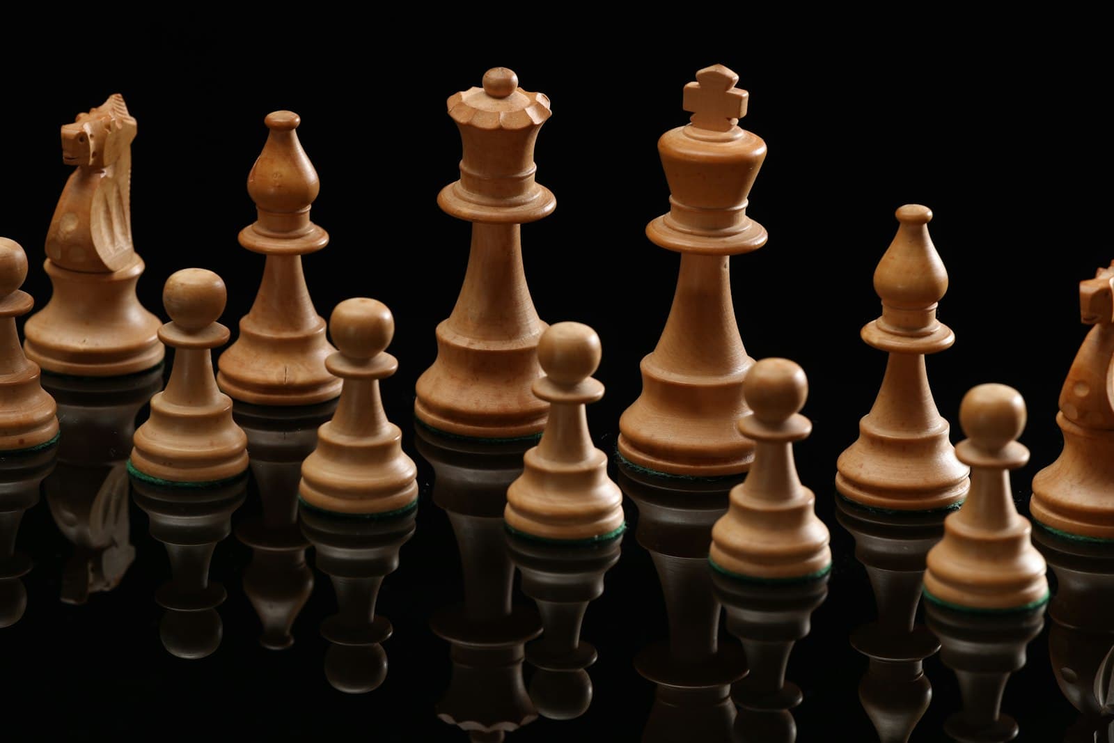 Qu'est-ce que l'opposition aux échecs ? Le duel des rois expliqué simplement